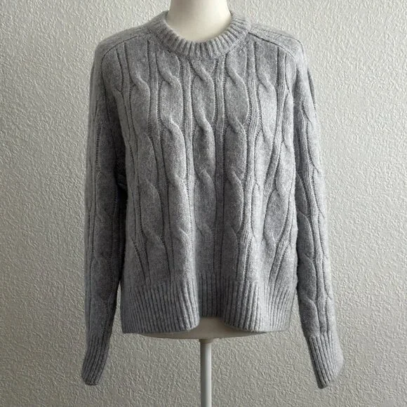 Abercrombie & Fitch Gray Cable Knit Crewneck Sweater – Size Small - Picture 2 of 8